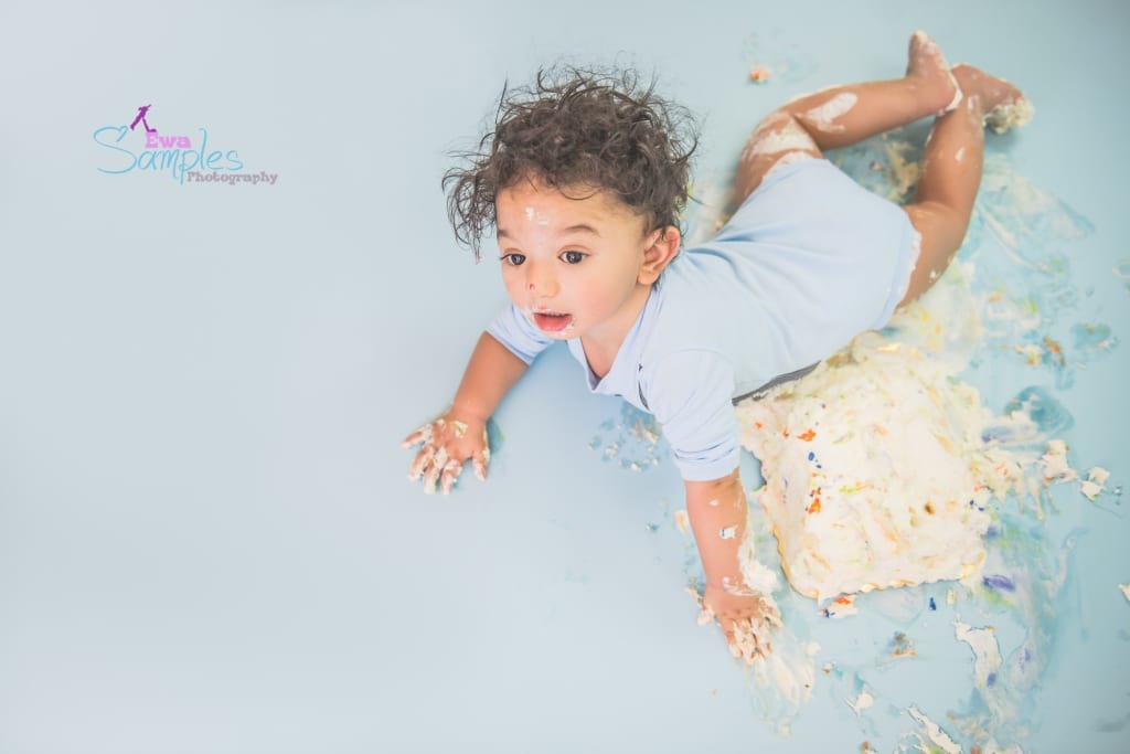boy_smash_cake_redwood_city_los_gatos_family_photographer_ewa_samples-1